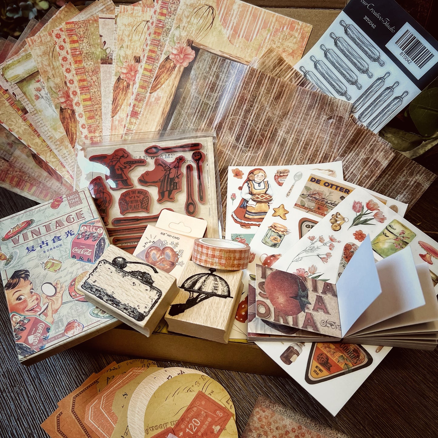 Vintage Bake themed Collection-DVCSHMNGW9C