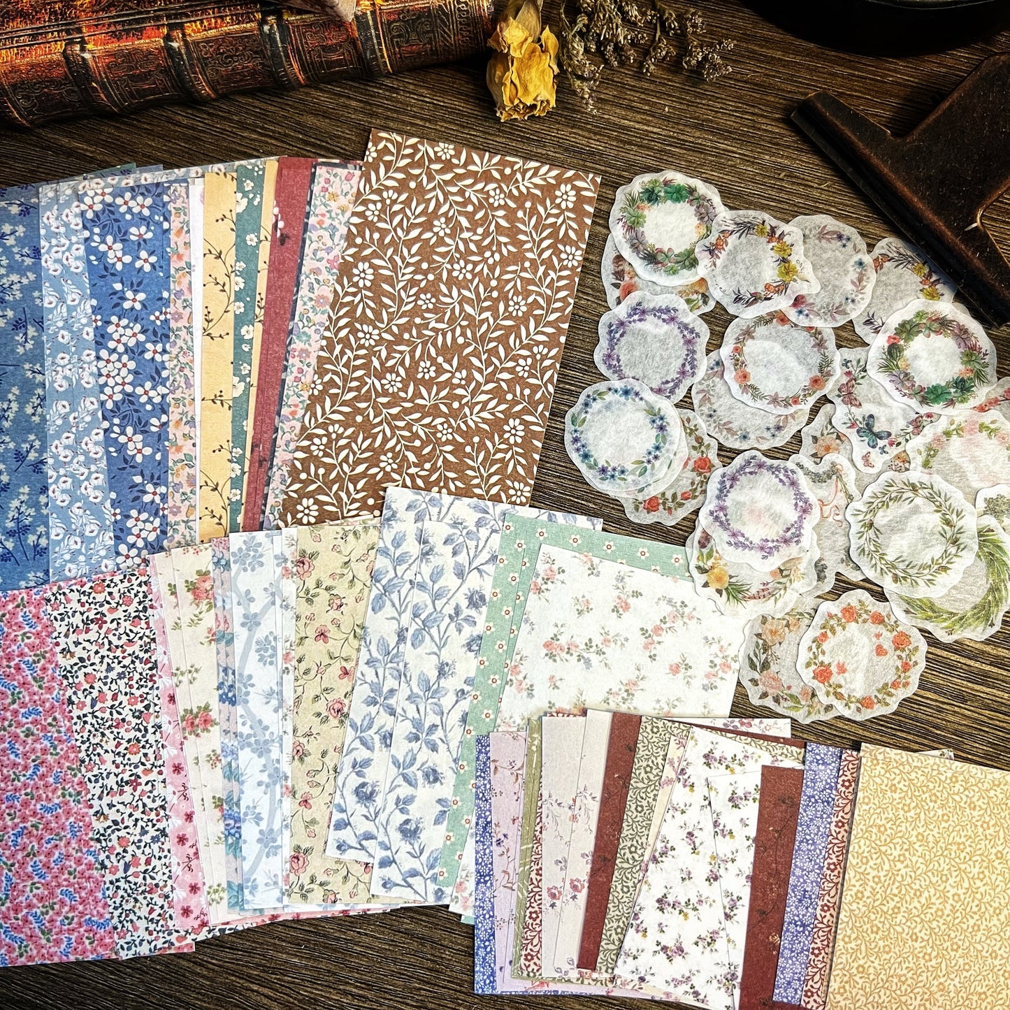 Vintage Fall themed Collection --DWMGT3FPWA4